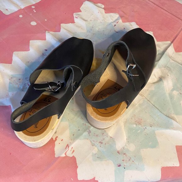 Kurier - Portland, Maine-made Leather and Natural Wood Clog - Picture 5 of 9